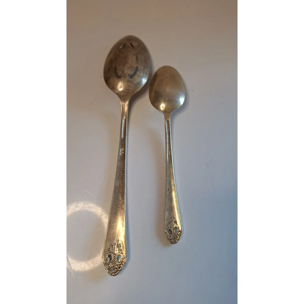 WM A ROGERS ONEIDA LADY STUART SILVERPLATE SERVING SPOONS SET OF 2 VINTAGE